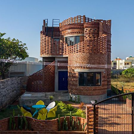 Pool Villa-House Of The Dancing Cactus بونديتْشيري المظهر الخارجي الصورة