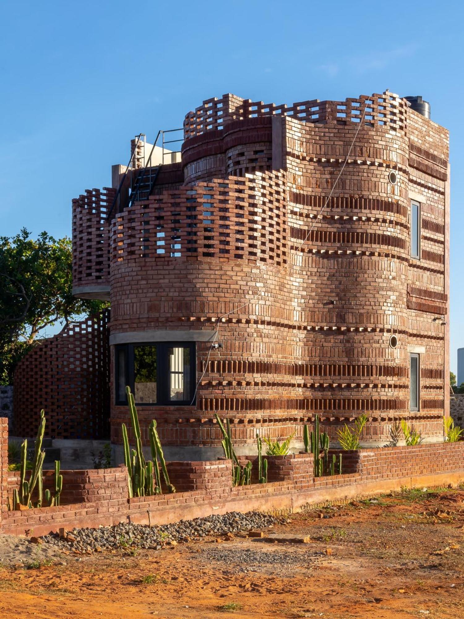 Pool Villa-House Of The Dancing Cactus بونديتْشيري المظهر الخارجي الصورة
